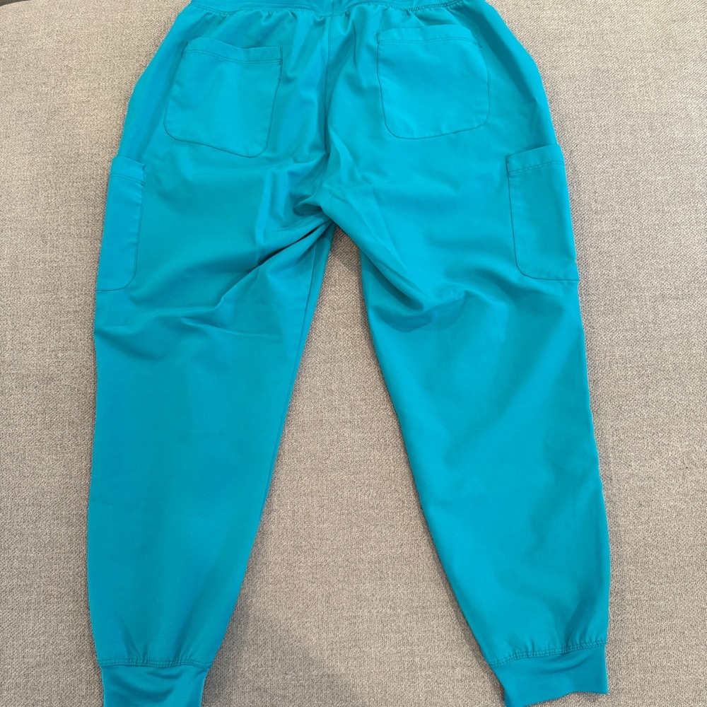 Momentum Women's Teal Scrub Set - Picture 6 of 6
